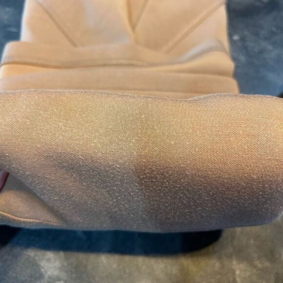 Cable & Gauge Women’s Large Tan Long Sleeve Pullover - Picture 9 of 10